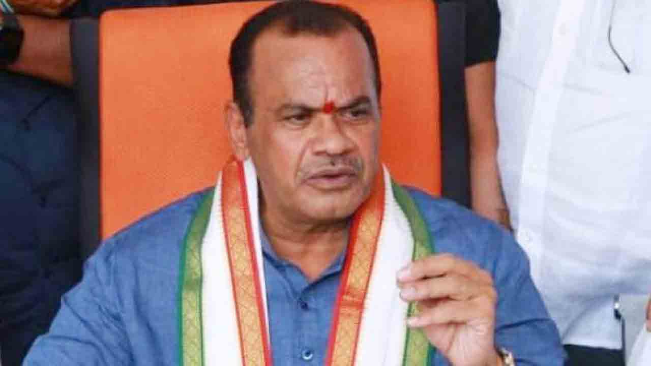 విగ్రహావిష్కరణ ఏర్పాట్లను పరిశీలించిన కోమటిరెడ్డి