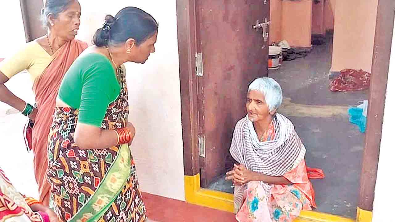 కన్నకొడుకుల కర్కశత్వం