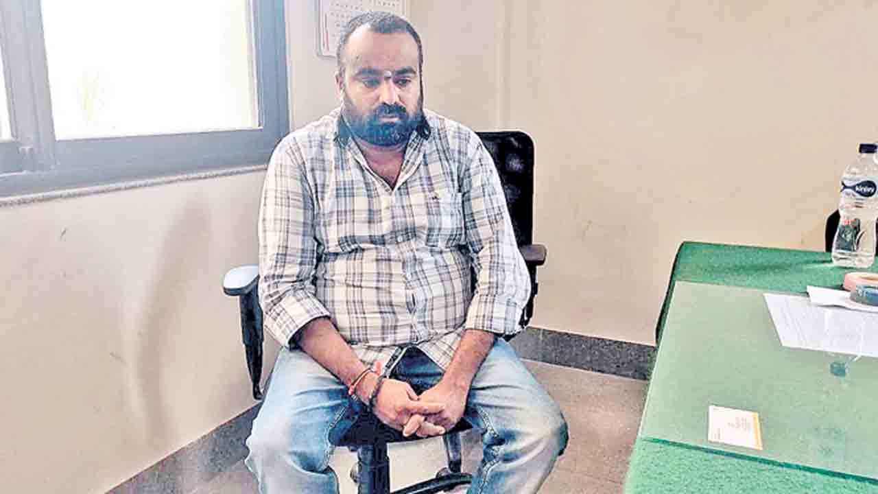 అలవెన్సుల మంజూరుకు 40 వేలు డిమాండ్‌