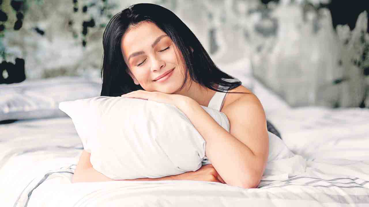 Sleeping | నిద్రలేమి మాత్రమే కాదు.. అతినిద్ర కూడా అనర్థమే!