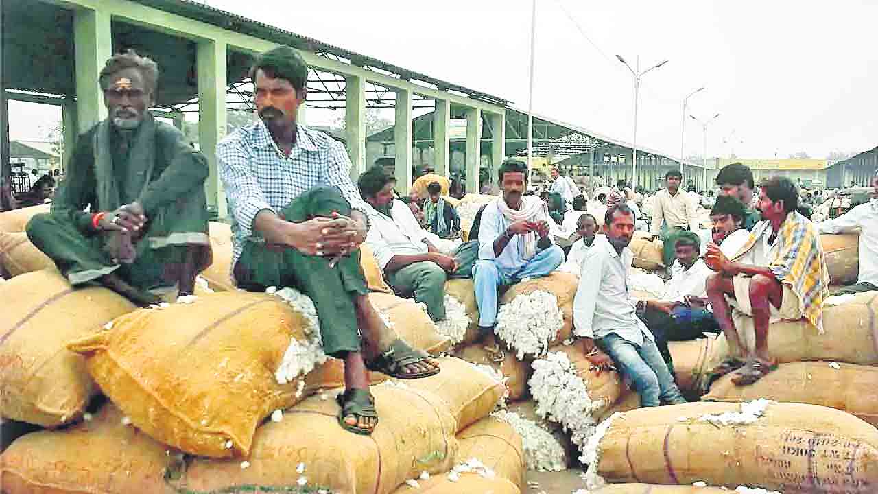 పంటకు ధర రైతే నిర్ణయించాలె