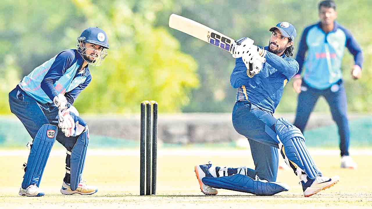 తిలక్‌ కెప్టెన్సీలో..