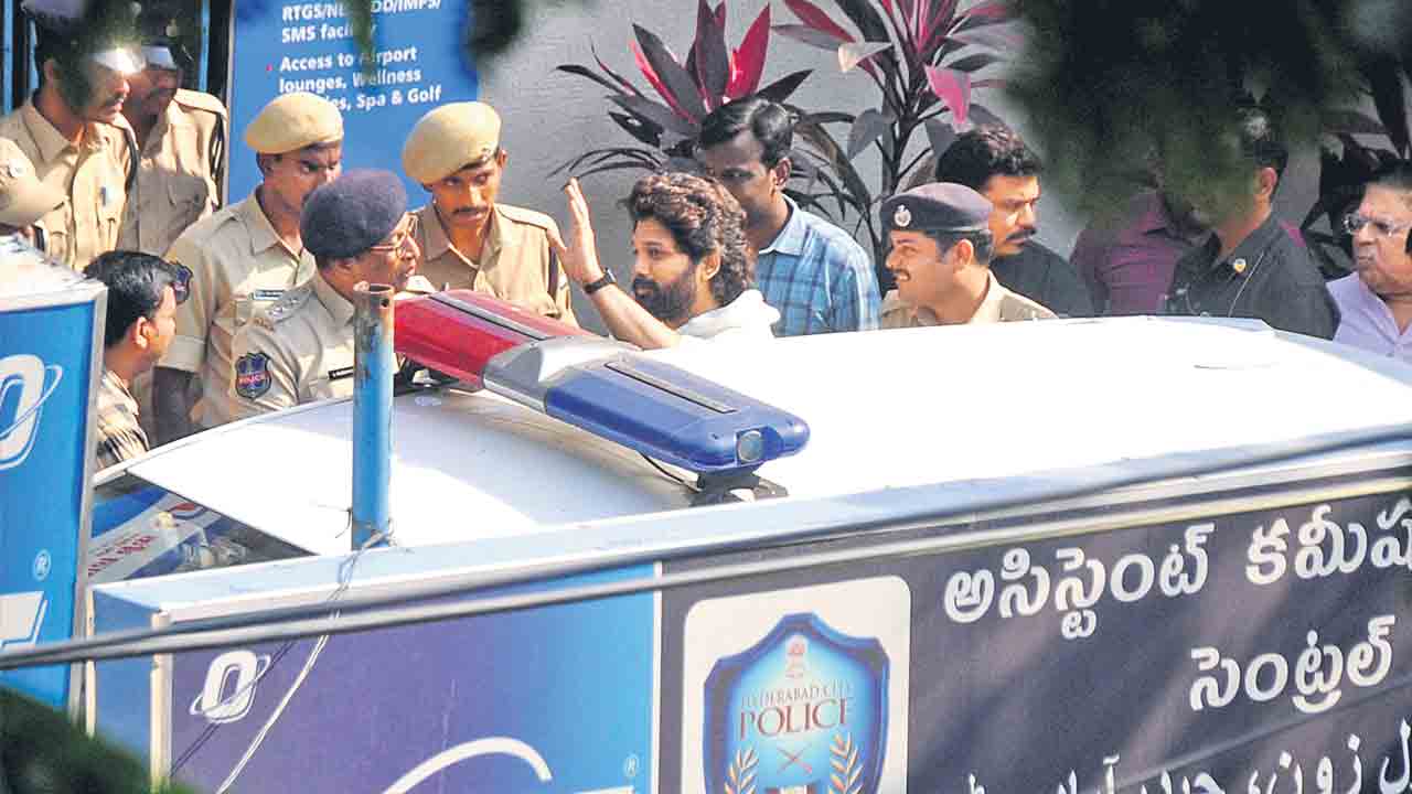 అల్లు అర్జున్‌కు మధ్యంతర బెయిల్‌