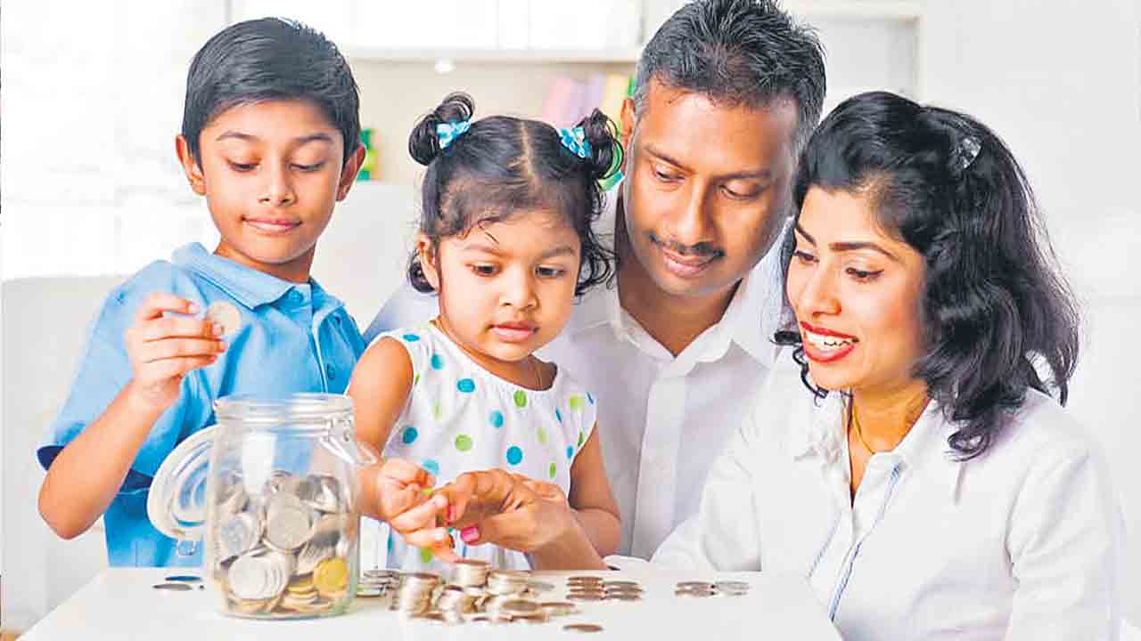 Financial Discipline | పిల్లల్లో ఆర్థిక క్రమశిక్షణ.. చిన్నతనం నుంచే అలవర్చుకుంటే..