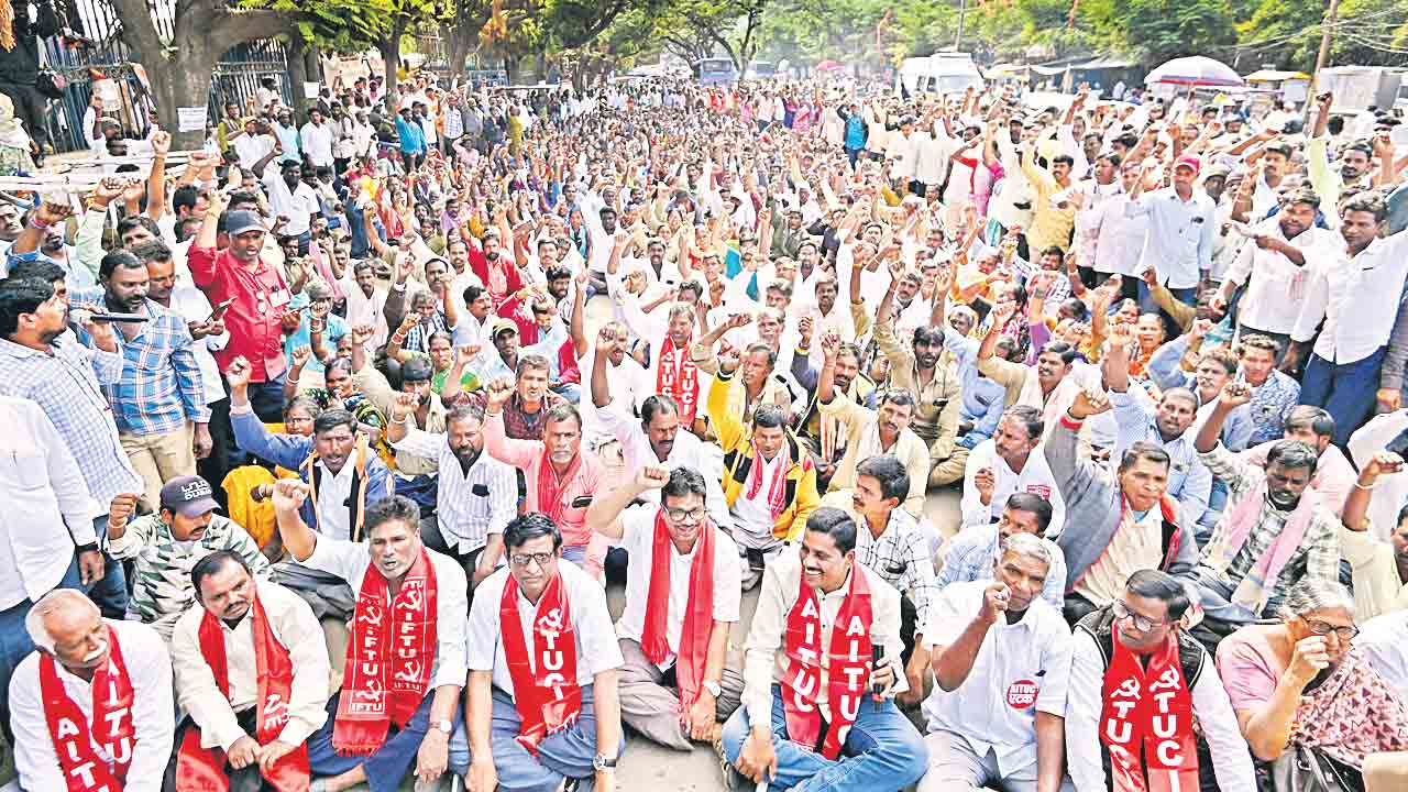 ప్రశ్నార్థకంగా పంచాయతీల మనుగడ