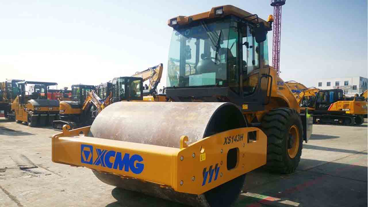 Road Roller | రోడ్డు రోలర్‌ శబ్దాన్ని భూకంపంగా పొరబడి.. స్కూలుపై నుంచి దూకేసిన విద్యార్థులు