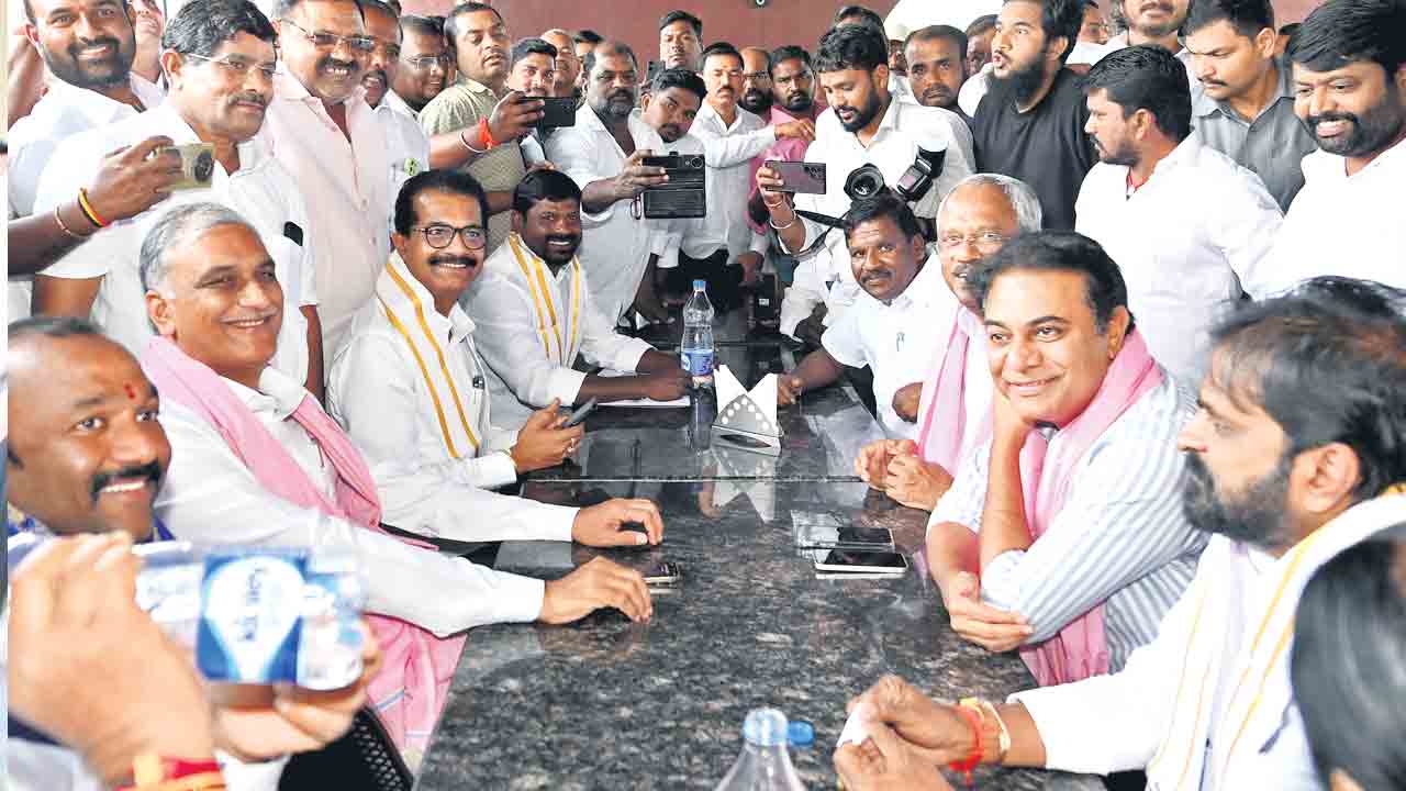 మాజీ ఎమ్మెల్యే మర్రికి కేటీఆర్‌ పరామర్శ