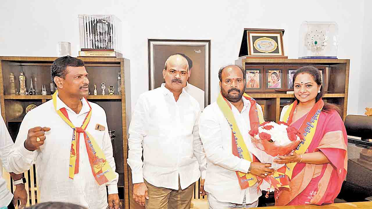 బీసీల హామీలను విస్మరిస్తే ఊరుకోం