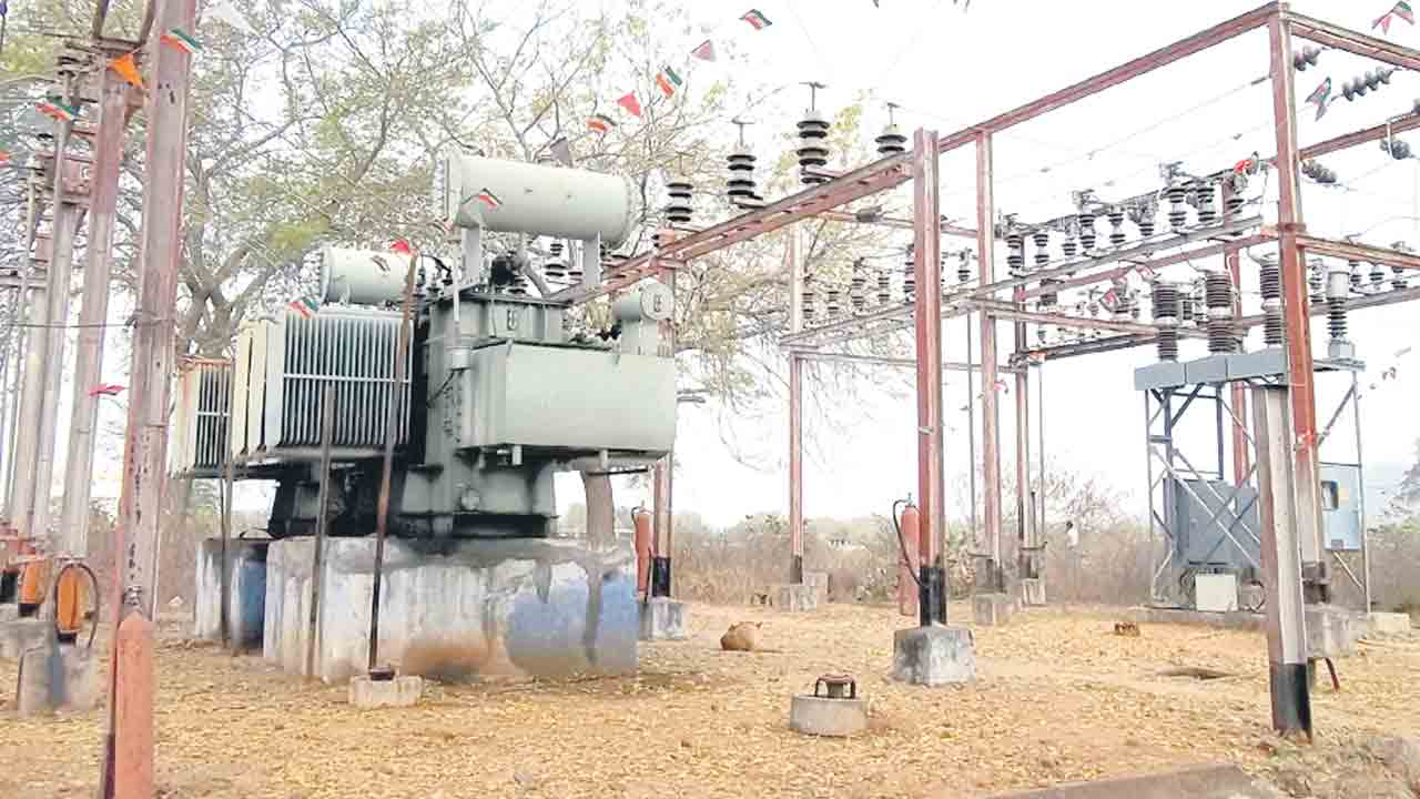 అంగట్లో ఆపరేటర్‌ పోస్టులు?