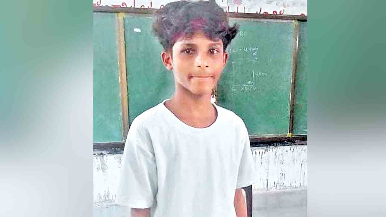 ఈతకు వెళ్లి విద్యార్థి మృతి