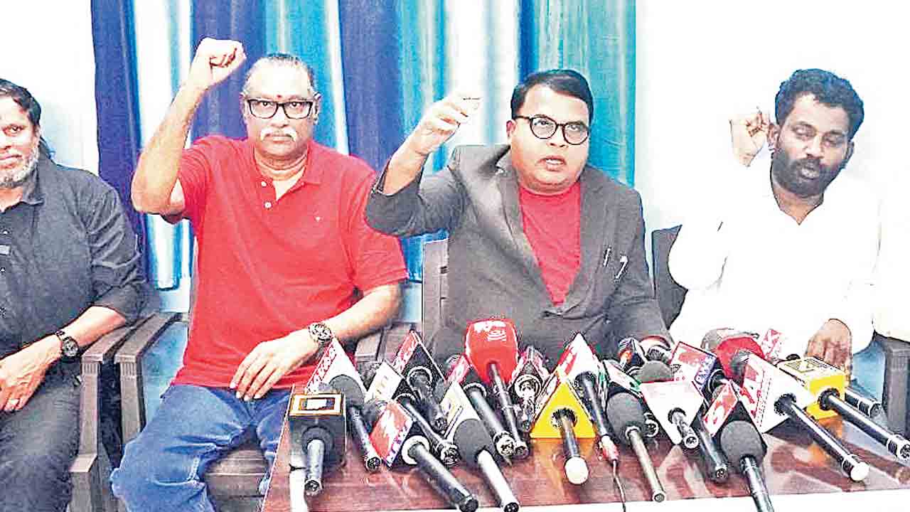 ఆంధ్రా ఫిల్మ్‌ ఇండస్ట్రీ వైజాగ్‌ తరలిపోవాలి