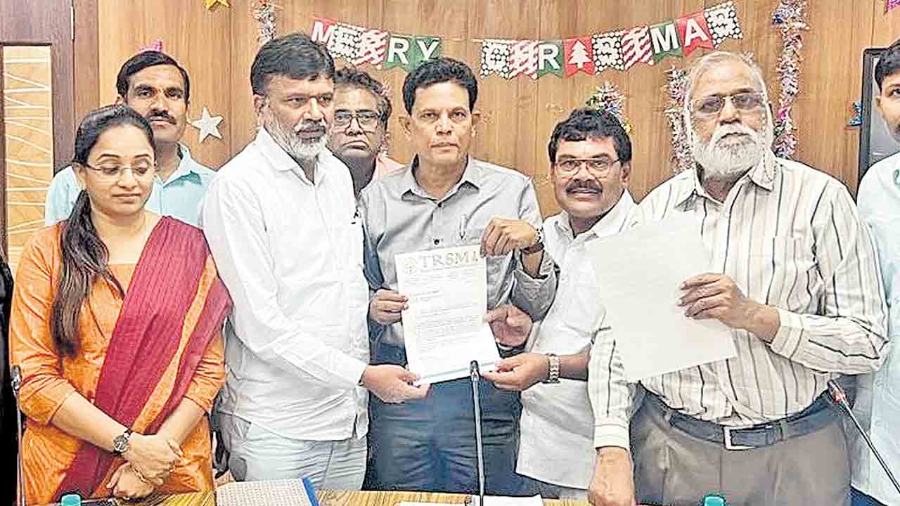 ప్రైవేట్‌ స్కూళ్ల ఫీజుల ఖరారుకు కమిటీలు