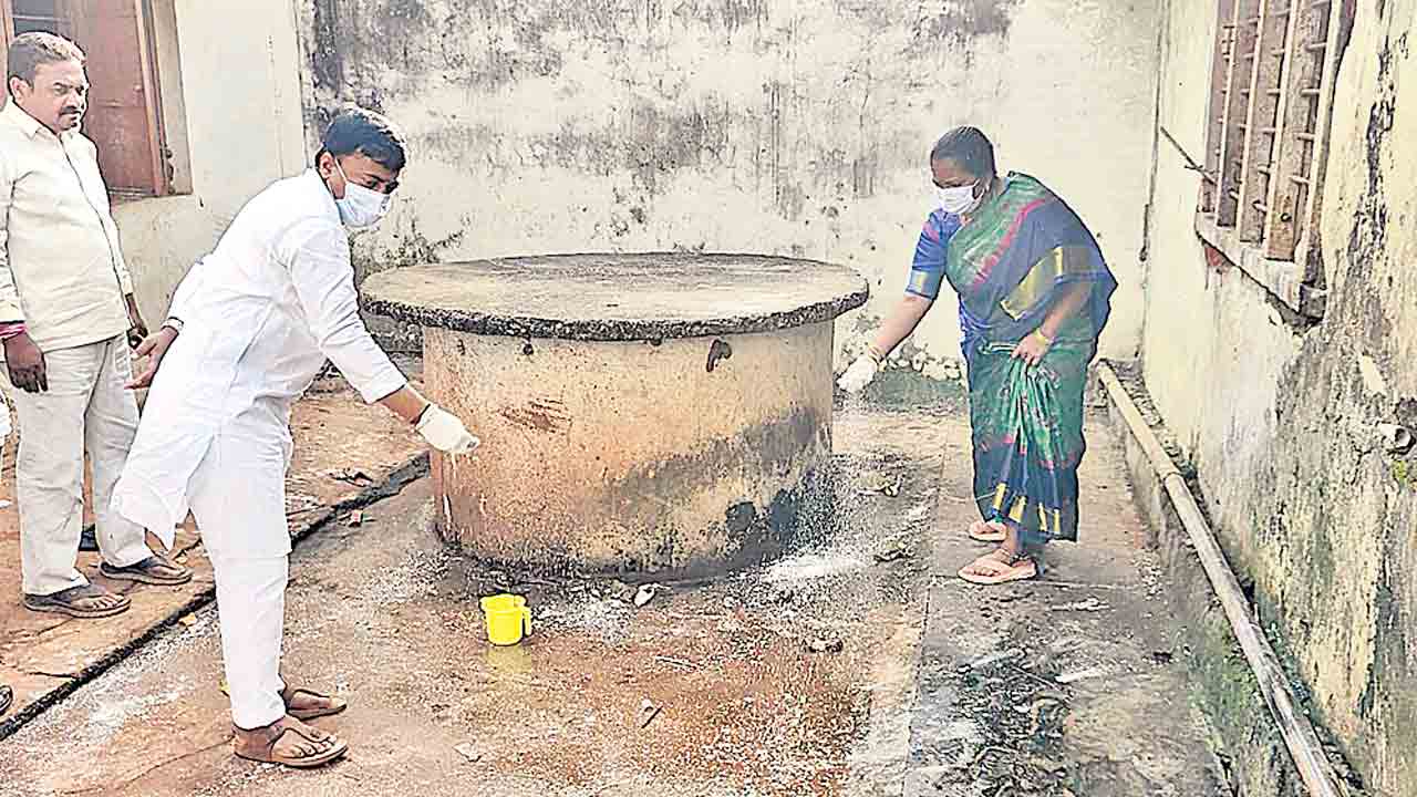 గురుకులాలను నిర్వీర్యం చేసే కుట్ర