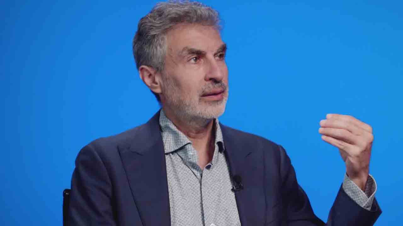 Yoshua Bengio | మనుషులను మెషీన్లతో భర్తీ చేయాలనుకుంటున్నారు: ఏఐ పితామహుడు యోషువా