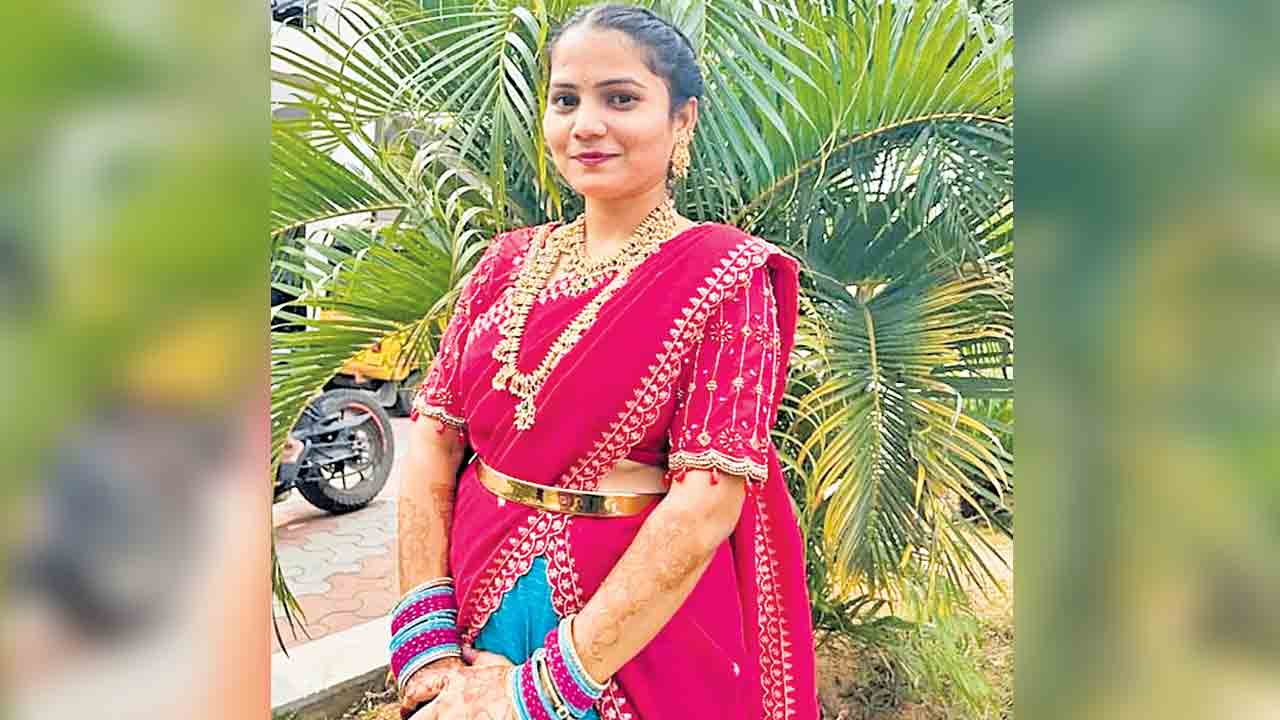 ప్రేమ వేధింపులు.. యువతి ఆత్మహత్య