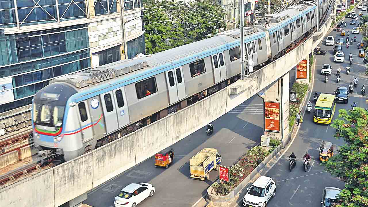 అధునాతన ఫీచర్లతో.. మెట్రో యాప్‌