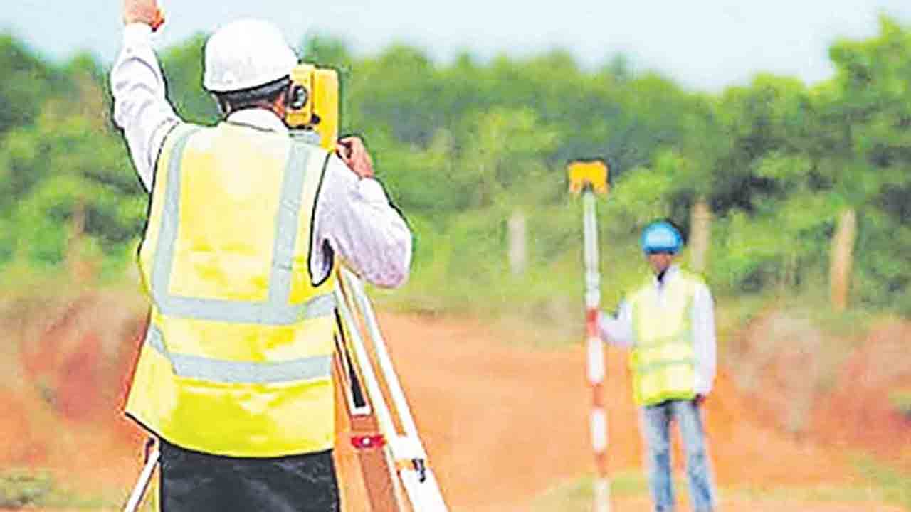 VROs | సర్వేయర్లుగా వీఆర్వోలను నియమిస్తారా?