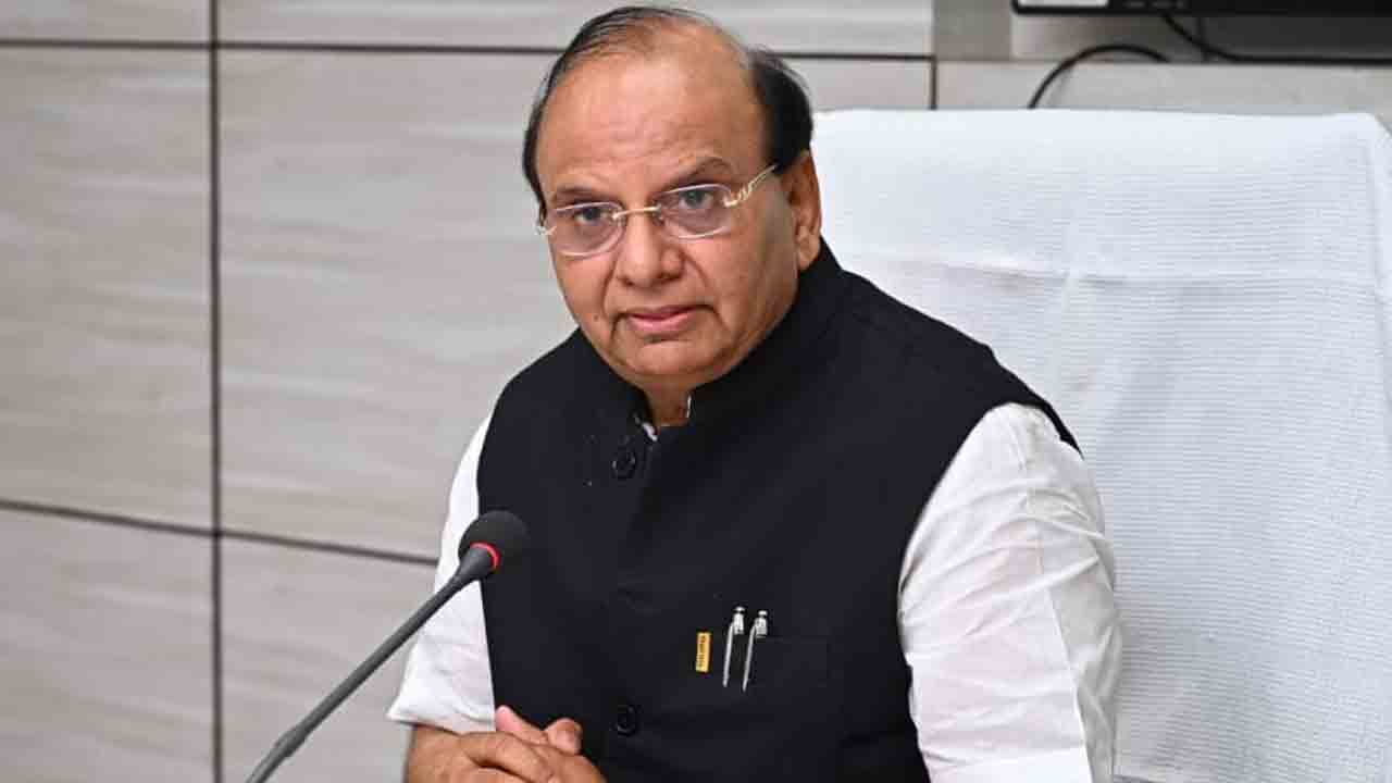 ‘తాత్కాలిక సీఎం’ వ్యాఖ్యలపై దుమారం