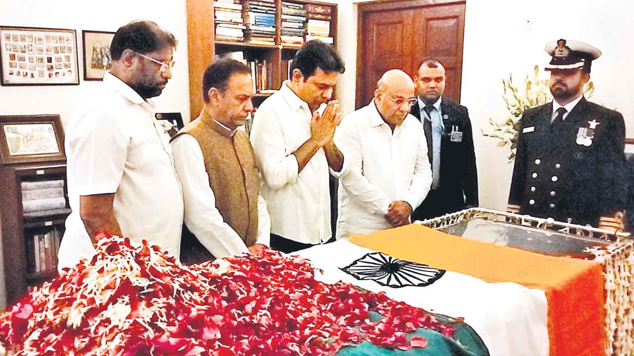 Manmohan Singh | దిశచూపిన దార్శనికుడికి తెలంగాణ జోహార్‌.. మన్మోహన్‌ సింగ్‌కు కేటీఆర్‌ ఘన నివాళి