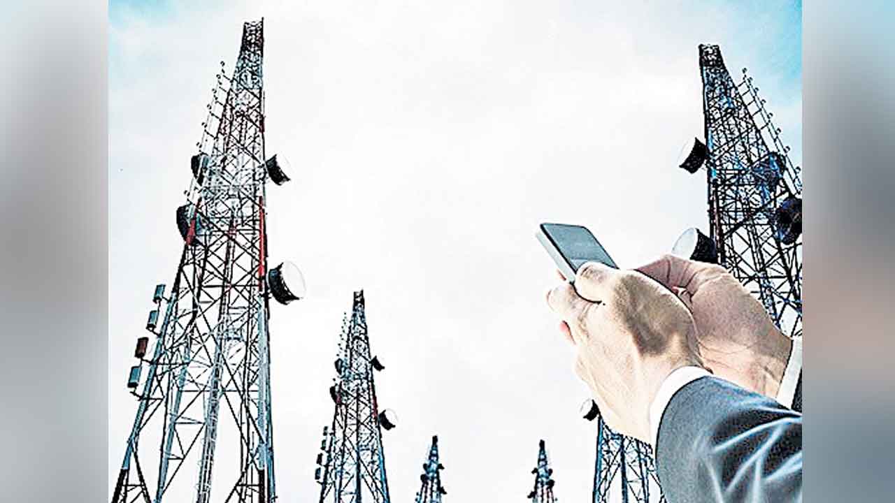 Telecom Companies | టెలికం సంస్థలకు ఇక్కట్లే.. టారీఫ్‌ల పెంపుతో కొత్త ఏడాదిలో సవాళ్లే !