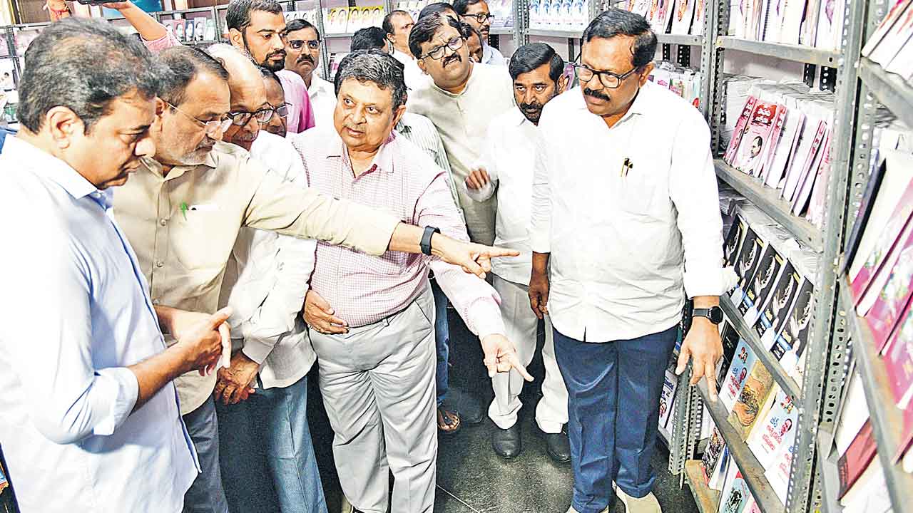 ఏటా సాహిత్య కార్యక్రమాలు