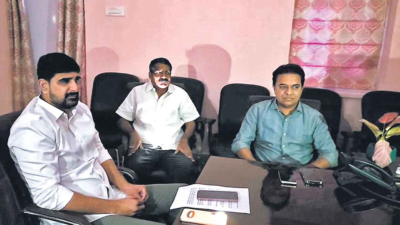 బీఆర్‌ఎస్‌ఎల్పీలో కరెంట్‌ కట్‌