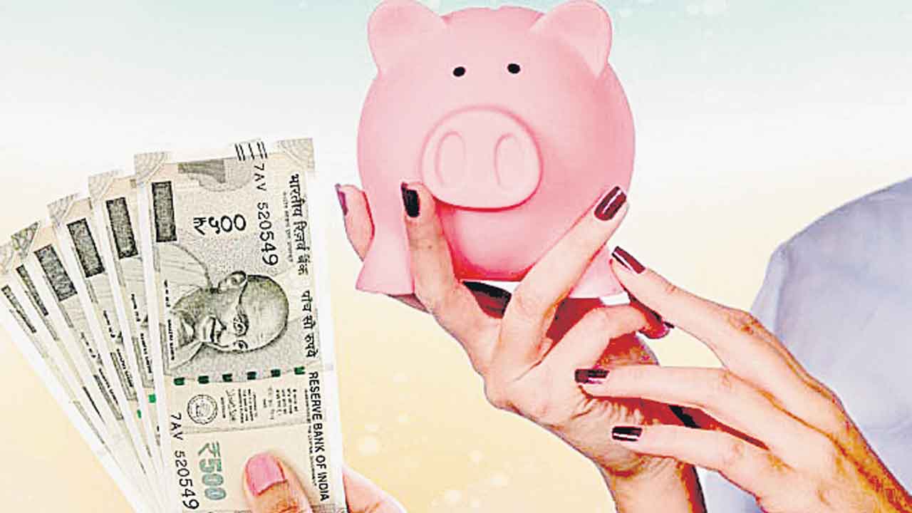 Mutual Funds | ఫండ్లలో మహిళా ఇన్వెస్టర్ల జోరు.. ఏడాదిలో రెండున్నర రెట్లు పెరిగిన సంఖ్య