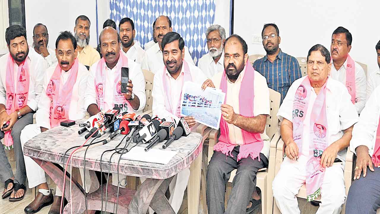 కేసీఆర్‌ నిర్మాణం.. కాంగ్రెస్‌ ప్రారంభం