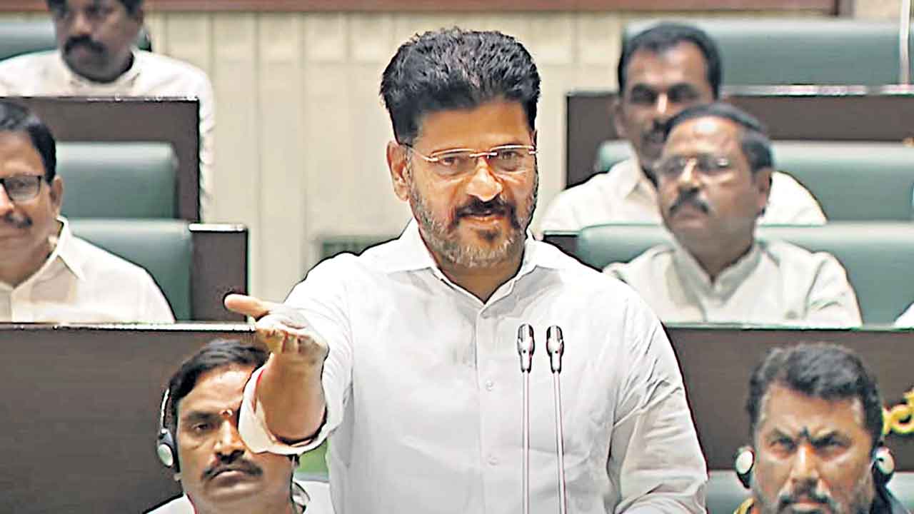 CM Revanth Reddy | ఆ హీరో ఏం మనిషి.. అల్లు అర్జున్‌పై రేవంత్‌రెడ్డి విసుర్లు