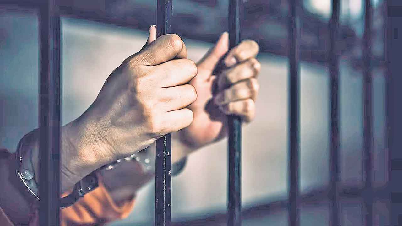 నోరు జారితే కటకటాలే!