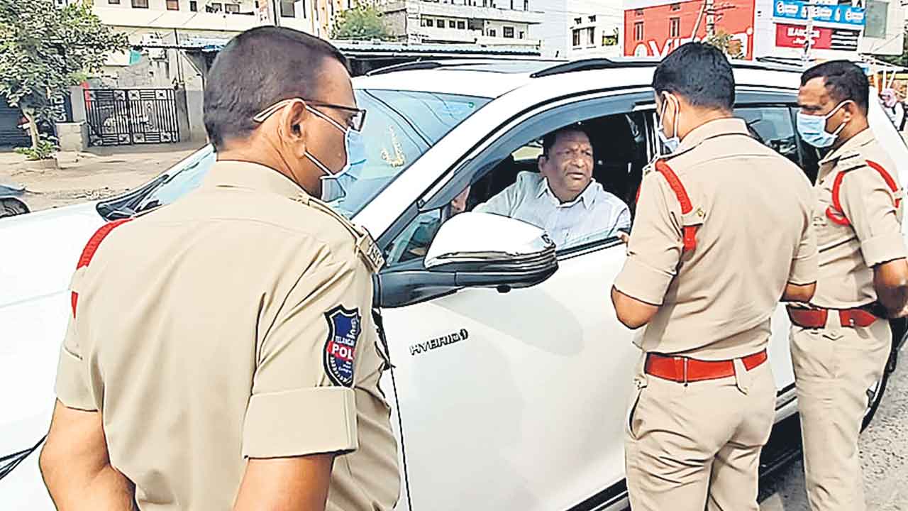 బీఆర్‌ఎస్‌ గురుకుల బాటకు అడ్డంకులు