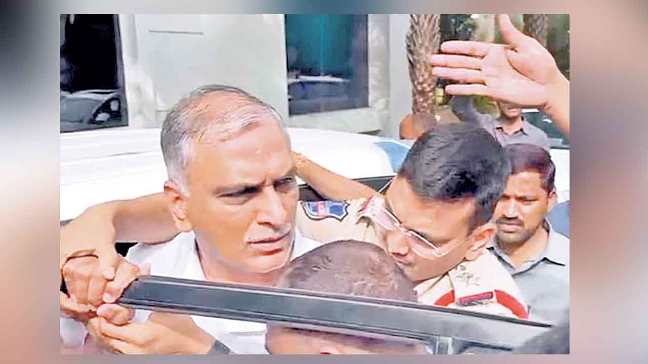 ప్రతీకార పాలనలో ప్రజలే సమిధలు