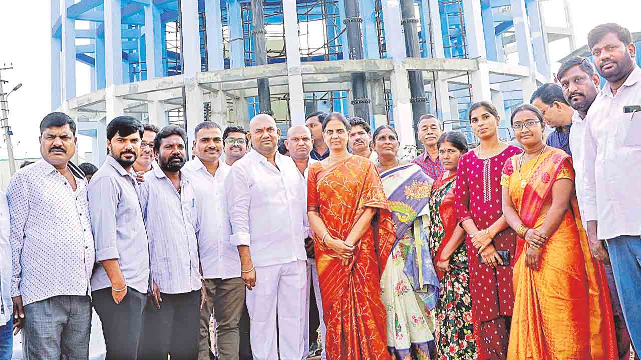 బీఆర్‌ఎస్‌ పనులకు.. కాంగ్రెస్‌ ప్రారంభోత్సవాలు