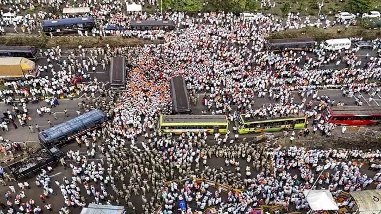 కర్ణాటకలో లింగాయత్‌ల నిరసనలు తీవ్రం