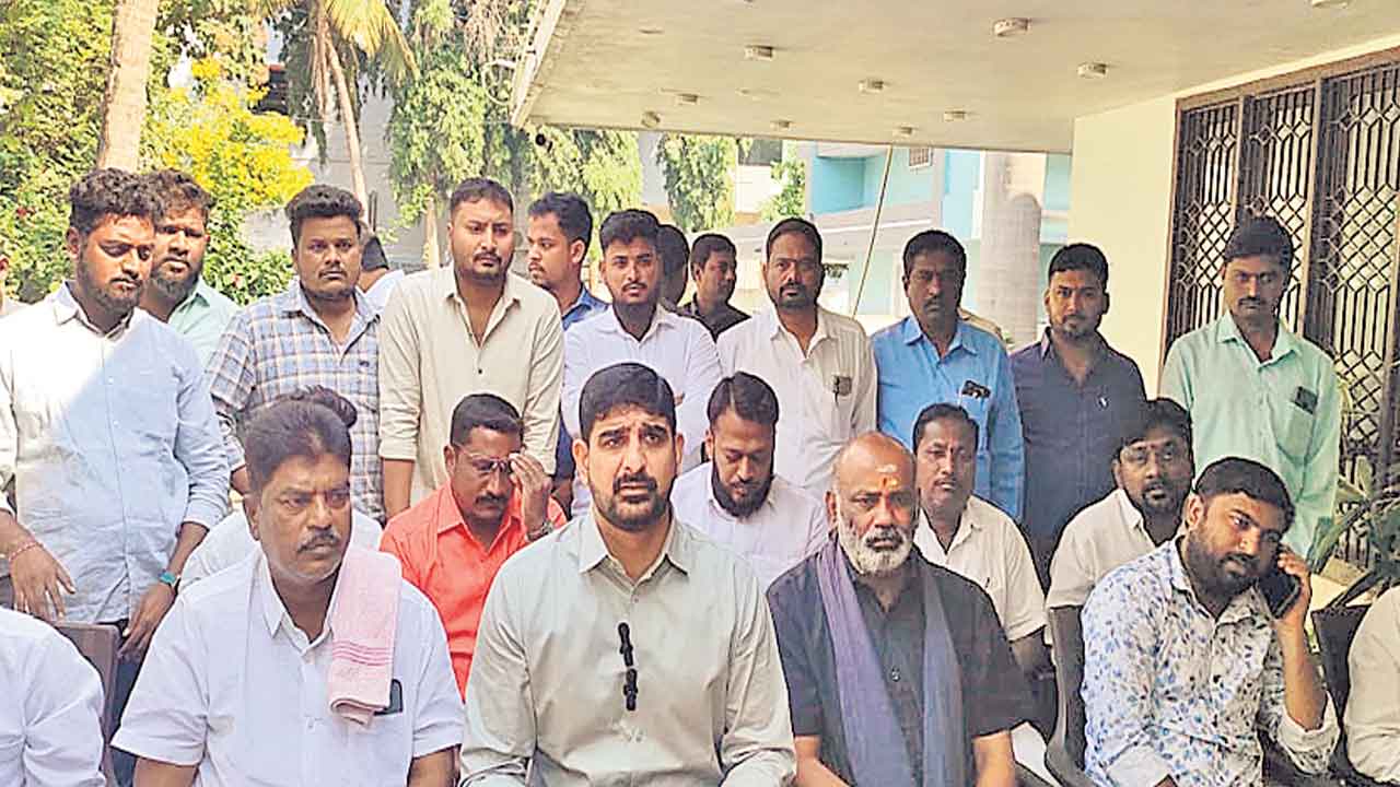 ఎన్ని కేసులు పెట్టినా తగ్గేదేలే..