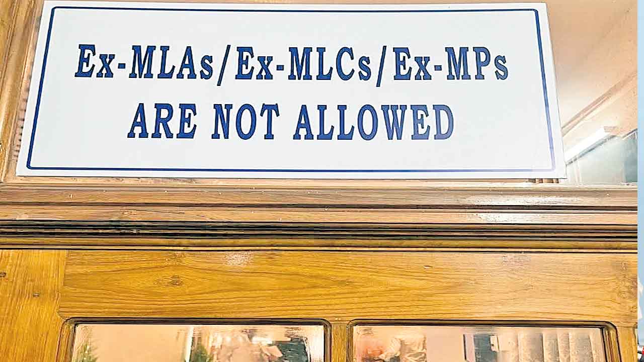 Assembly | బీఆర్‌ఎస్‌ ఎమ్మెల్యేలే లక్ష్యంగా మార్షల్స్‌.. శాసనసభ కేంద్రంగా నిర్బంధం