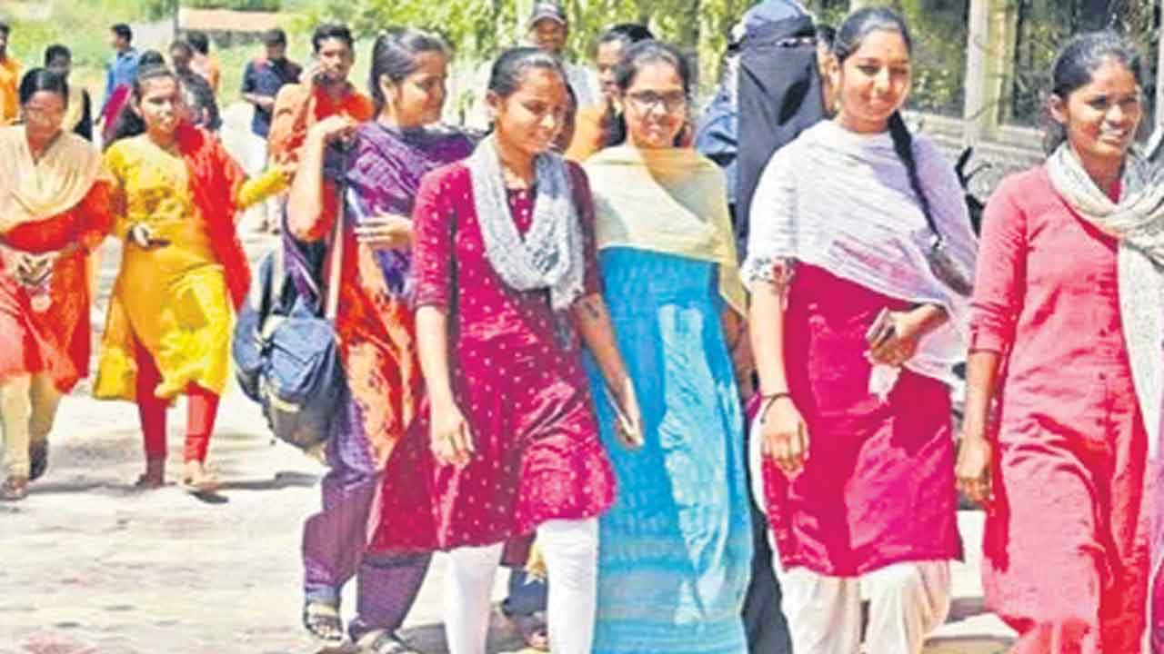 TGCHE | ఫస్టియర్‌లో థియరీ.. సెకండియర్‌లో స్కిల్స్‌ బేస్డ్‌ లెర్నింగ్‌.. వినూత్నంగా డిగ్రీ కోర్సులు