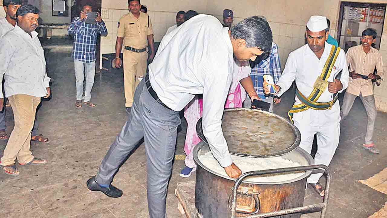 కోహెడ గురుకులంలో కలెక్టర్‌ తనిఖీ