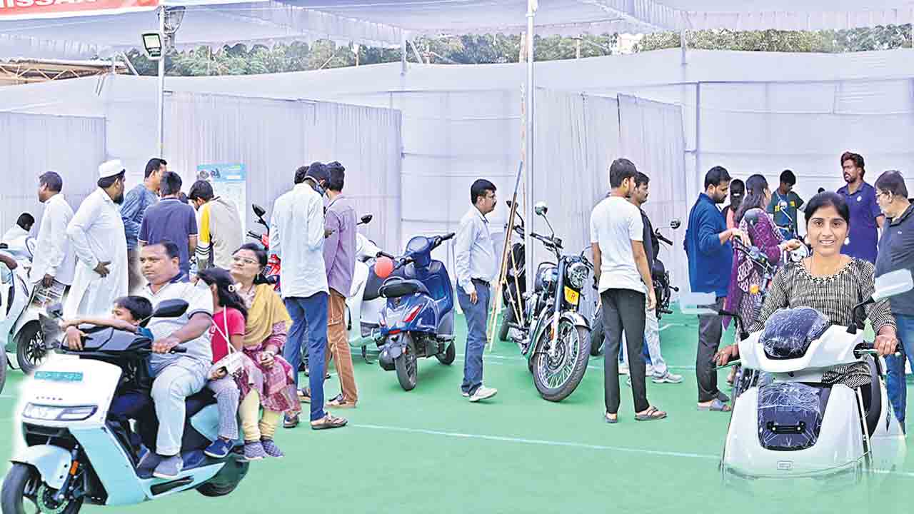 ఆటోషో గ్రాండ్‌ సక్సెస్‌