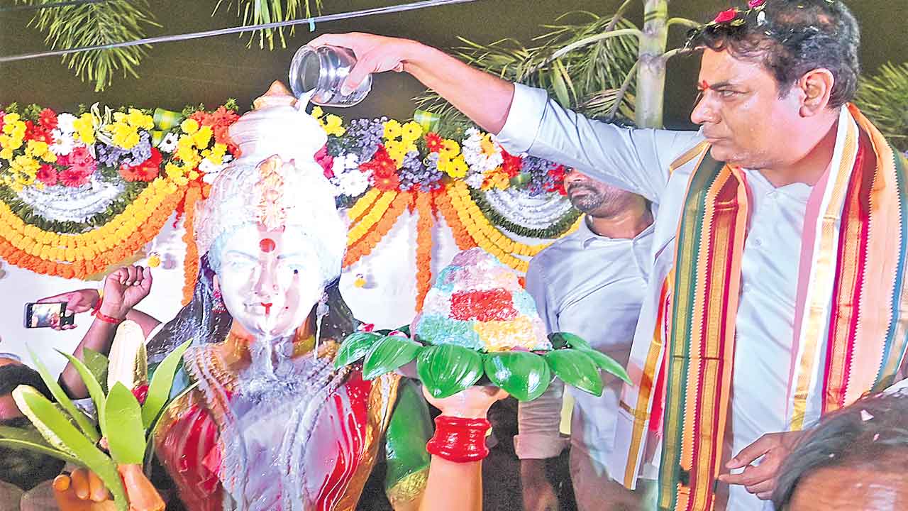 KTR | నేడు తెలంగాణ తల్లికి క్షీరాభిషేకాలు.. పిలుపునిచ్చిన కేటీఆర్‌