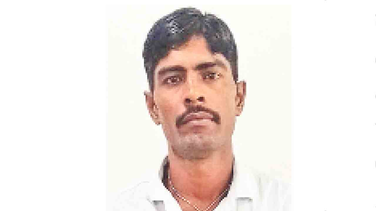 గుర్తు తెలియని వాహనం ఢీకొని వ్యక్తి మృతి