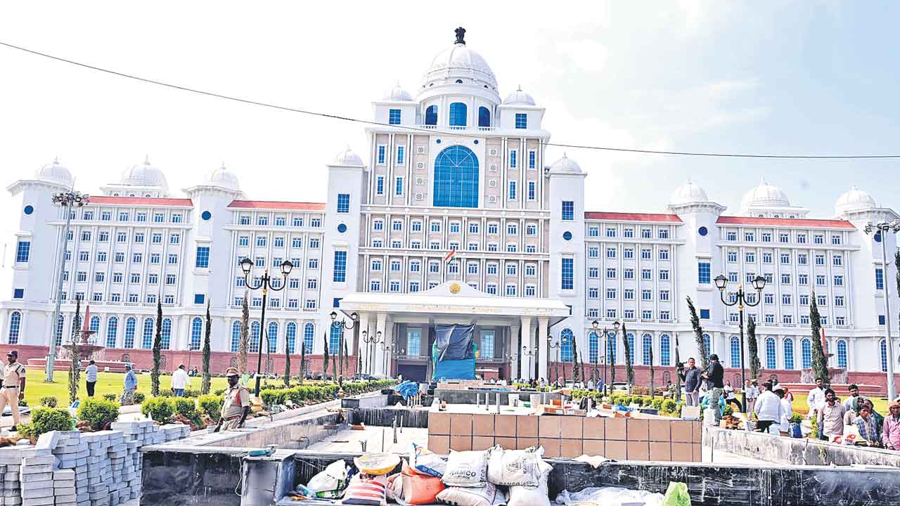 Telangana Thalli Statue | సచివాలయానికి తెలంగాణ తల్లి విగ్రహం.. రూపురేఖలపై ప్రభుత్వం గప్‌చుప్‌