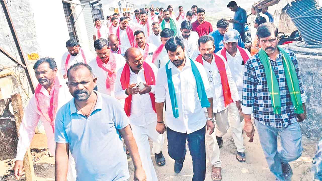 నీటిని విడుదల చేయాలి