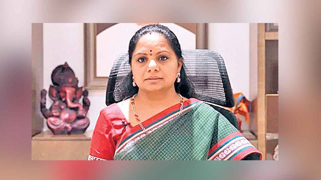 ఎమ్మెల్యే స్థాయికి తగని వ్యాఖ్యలు: కవిత