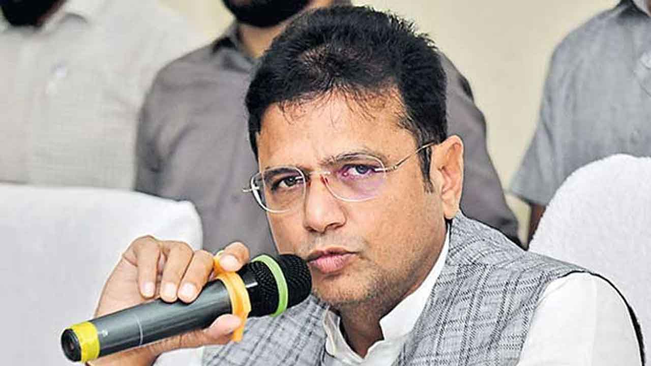 Minister Sridharbabu | స్కిల్స్‌ వర్సిటీలో నాస్కాం భాగస్వామి కావాలి: మంత్రి దుద్దిళ్ల