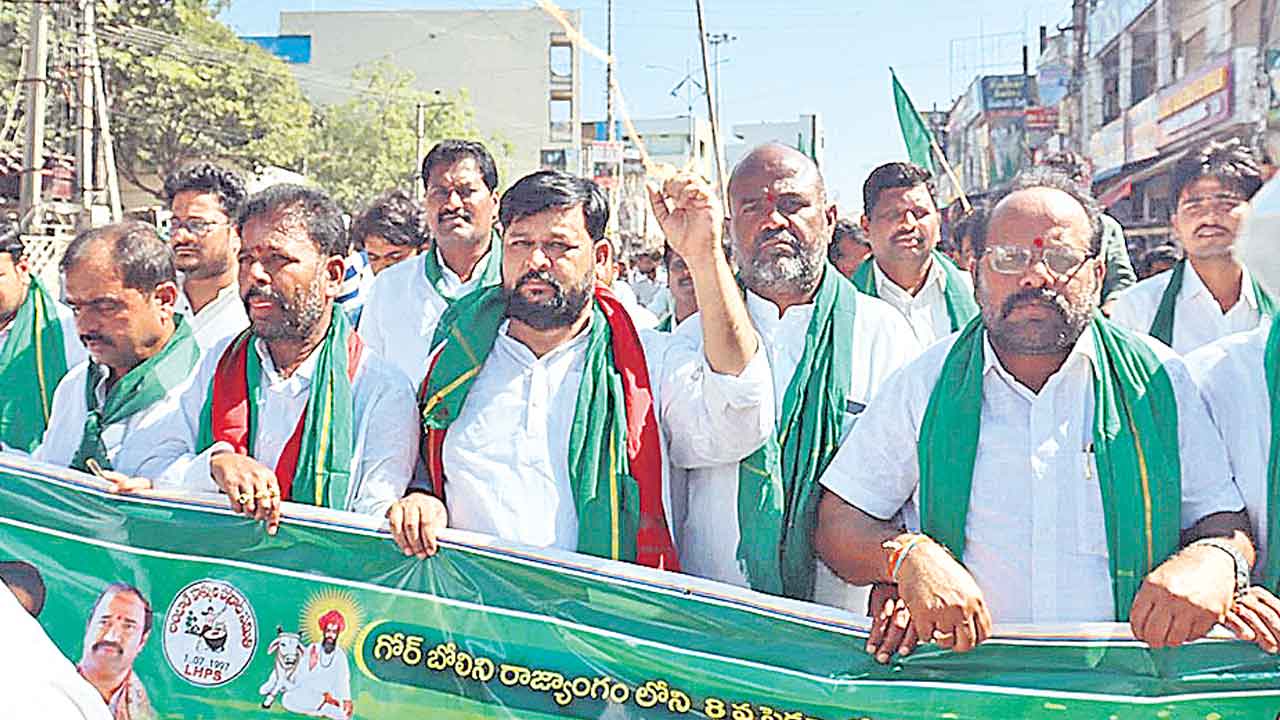 గోర్‌ బోలి’ని లంబాడీ భాషగా గుర్తించాలి