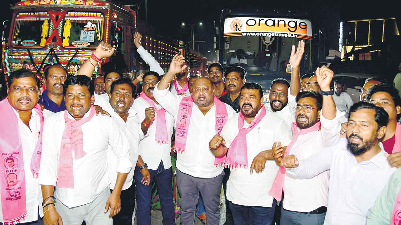 బీఆర్‌ఎస్‌ ఎమ్మెల్యేల అరెస్ట్‌లపై ఆగ్రహం