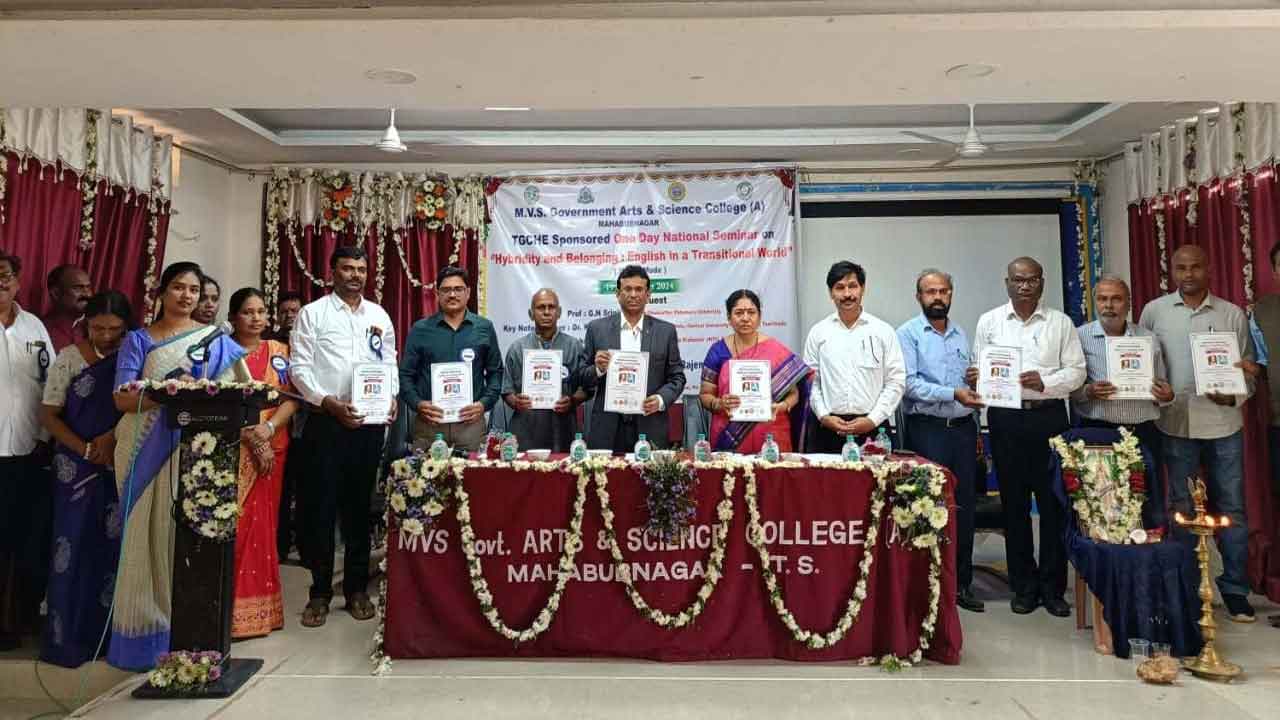 ఆంగ్ల పరిజ్ఞానం అత్యవసరం