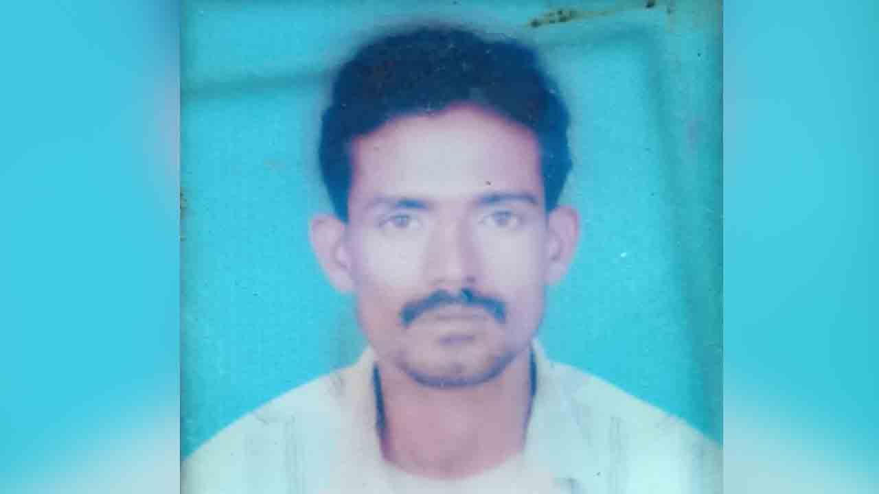 భర్తను గొడ్డలితో నరికి చంపిన భార్య