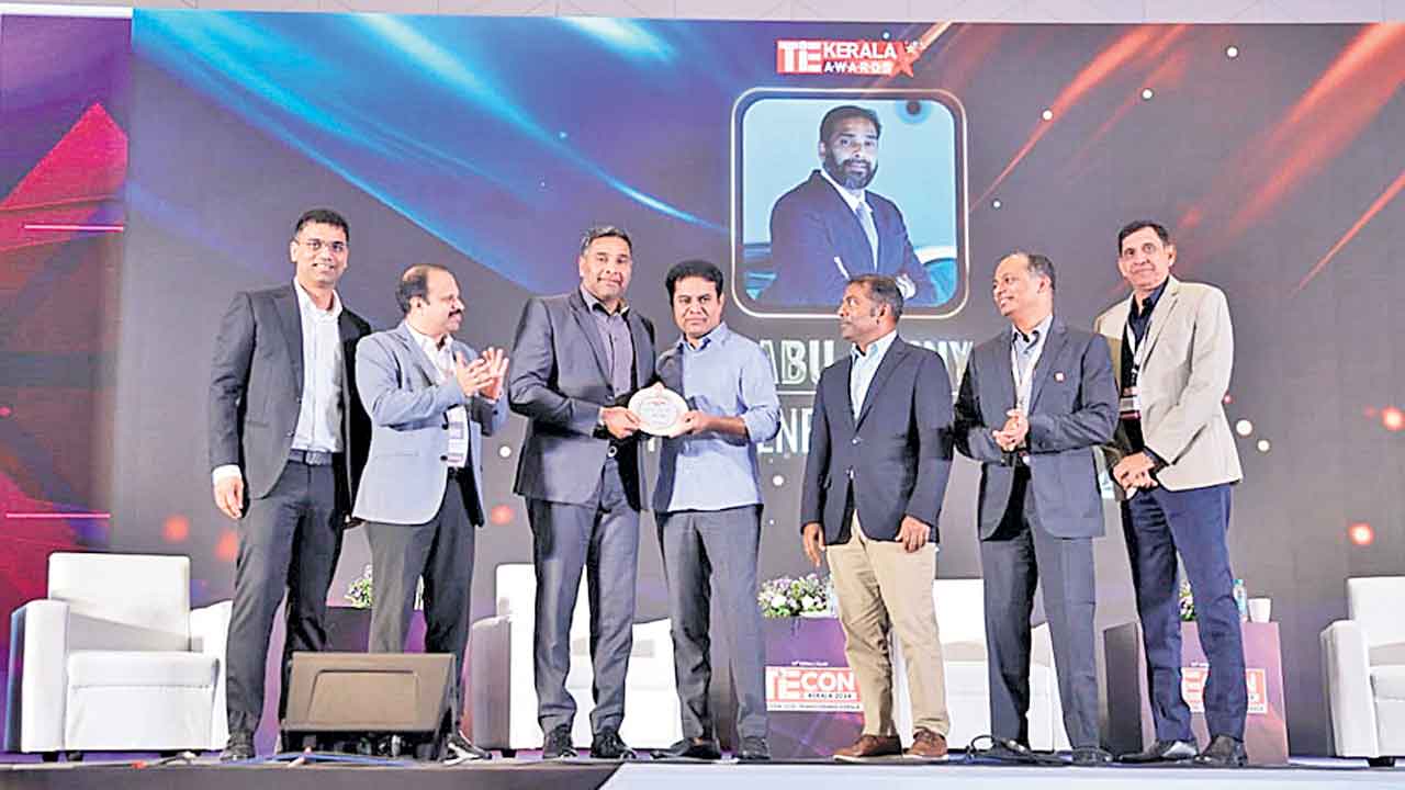 KTR | మలయాళీలది కష్టపడేతత్వం.. ప్రపంచంలో ఏ మూలకు వెళ్లినా కేరళవాళ్లు ఉంటారు: కేటీఆర్